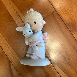 1977 Jesus Loves Me Precious Moment